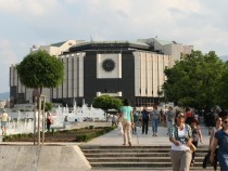 Ще остане ли НДК дом на културата