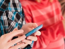 На старите телефони е имало само копчета, не и игри. Да не говорим да гледаш клипчета…