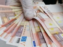 Еврото се срива заради кризата в Италия