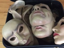 Театърът – мястото, където маските се усмихват