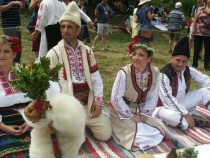 Фолклорният фестивал "Леденика" събира над 1200 изпълнители край пещерата