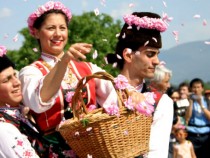 Джон Лоутън ще снима филм за Казанлък