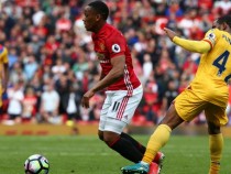 "Манчестър Юнайтед" задържа нежелан от Моуриньо