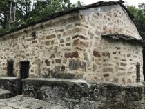 Фолклорен концерт набира средства за спасяването на стара църква край Своге