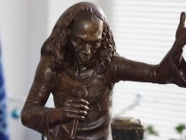 Рони Джеймс Дио ще се завърне като холограма на световно турне