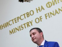 Бюджетният излишък нараства спрямо март