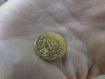 Рядка златна монета откриха археолози в крепостта Русокастро