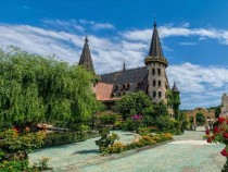 Кули, крепости и замъци между легендите и бъдещето