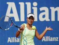 Виктория Томова отпадна от турнира в Санкт Петербург