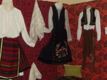 Традиционни облекла, тъкани и накити от долините на Струма и Места гостуват на Брезник