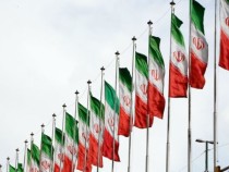 Иран разрешава на обменните бюра да внасят валута в опит да спре потъването на риала