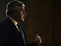 Светът се придвижва насън към нова финансова криза, предупреди бившият британски премиер Гордън Браун