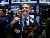 Силно позитивен старт на търговията на акции на Уолстрийт