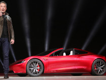 Мъск купува допълнителен пакет акции от Tesla