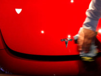 Илон Мъск: Нов чип ще подобри автопилота на „Тесла“ до 2000%