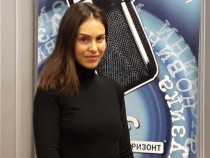 Българската художничка Ода Жон се завръща в родината с изложбата "Сърцевина"