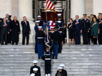 Борсите в САЩ остават затворени в деня на национален траур за Джордж Буш-старши