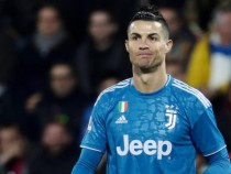 Ужилване от пчела спира Роналдо за мач