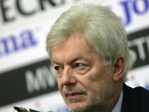 Бившият президент на БФС и ПФЛ Валентин Михов е пребит в София