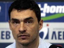 Владимир Николов: Трансферът на Лапков е полезен за неговото развитие