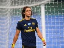 Давид Луис остава в Арсенал