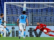 Лацио остана в битката за титлата