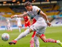 Лийдс е на точка от завръщане във Висшата лига