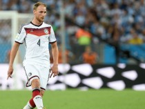 Световен шампион с Германия спира с футбола