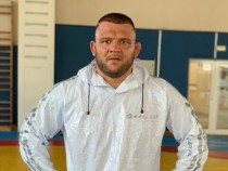 Национал по борба почина от коронавирус