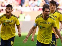 Ивелин Попов с жълт картон при загуба на Ростов