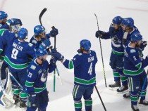 Ванкувър детронира шампиона Сейнт Луис в НХЛ