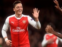 Йозил не смята да си тръгва от Арсенал