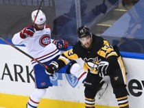 Каролина на победа от плейофите в НХЛ