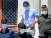 Магуайър пръснал 63 хил. паунда за 5 часа в Миконос