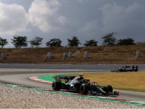 Четвърта победа за Люис Хамилтън