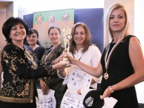 Председателят на парламента Цвета Караянчева връчи наградата на победителките в традиционния турнир по стрелба „8-ми март“