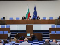 Минималният дневен размер на паричното обезщетение за безработица се повишава от 9 на 12 лева от 1 октомври 2020 г., реши парламентът на първо четене