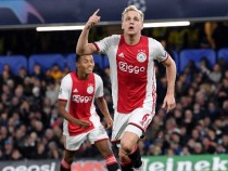 Манчестър Юн привлече Ван де Беек от Аякс