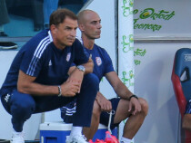 Каляри уволни треньора си