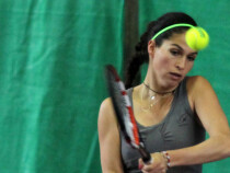 Шиникова започна с победа в Лес Франкесес дел Вайес