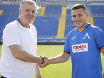 Левски бие 2:1 в дебюта на Стоилов