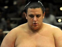 Аоияма записа четвърта загуба в Токио