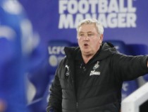 Нюкасъл и Стив Брус се разделиха