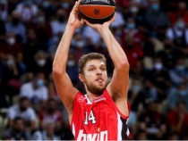 Везенков най-полезен за Олимпиакос при загубата в Барселона