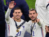 Тео Ернандес под карантина заради Covid-19