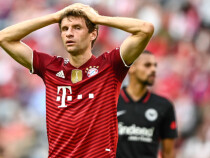 Байерн рухна у дома срещу Айнтрахт