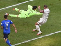 Вратарят на Белгия с остра критика към ФИФА и УЕФА