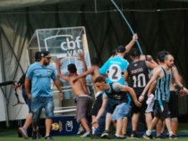 Фенове на Гремио счупиха устройството за ВАР