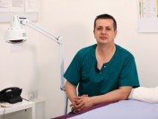 Мисия „Здраве“ Как Иван Иванов помага на хората в Лондон да живеят без болка