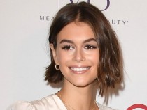 18-г. дъщеря на Синди Крауфорд се изруси и се показа по бански СНИМКИ